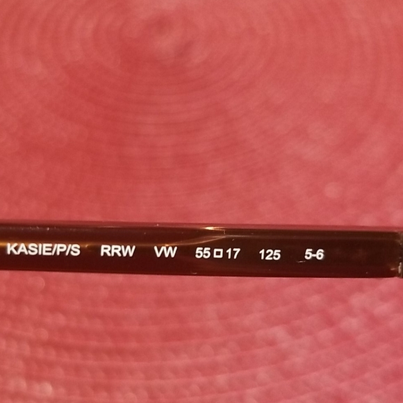 Kate Spade Polarized tortoise sunglasses and case. - Picture 7 of 10